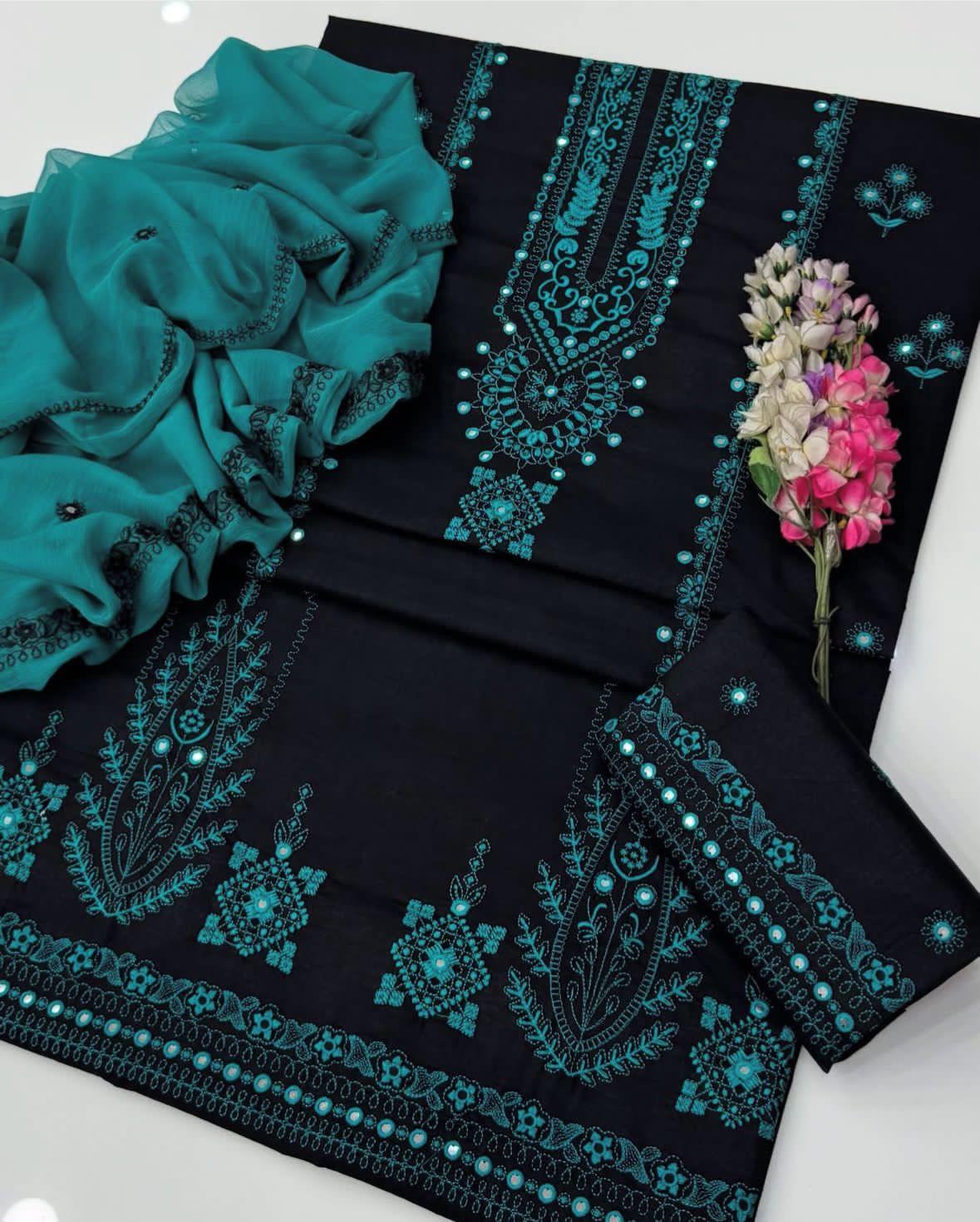 Bareeze Inspired – Luxury Embroidered Lawn Suit