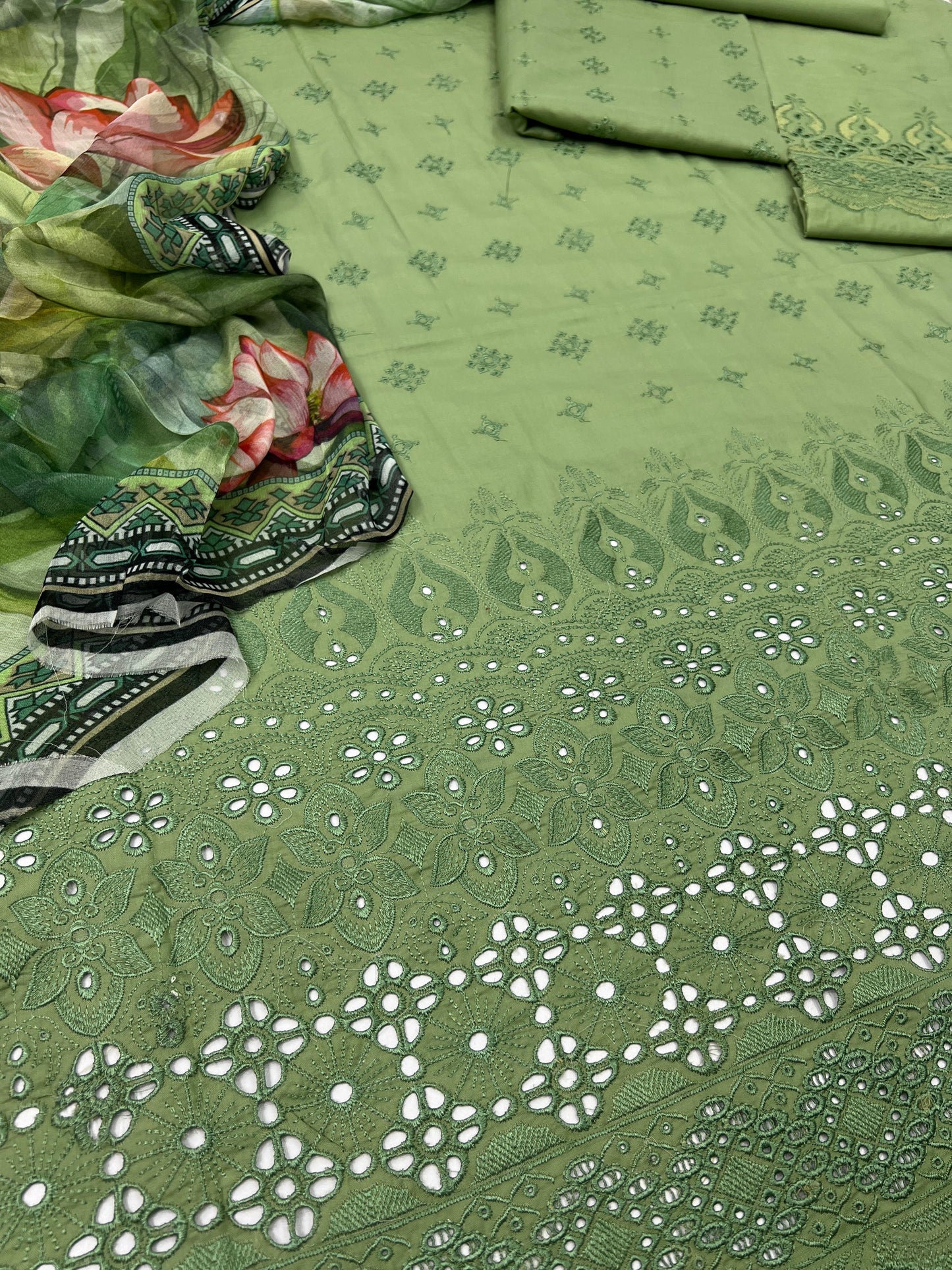 Maria B Inspired – Embroidered 3-Piece Suit